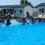With Shared Pool In + 30 M² + Pool. Casa vacanze