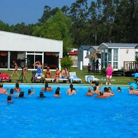With Shared Pool In + 30 M² + Pool Holiday home Pataias
