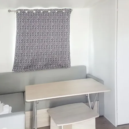 Vakantiehuis With Shared Pool In + 30 M² + Pool. *