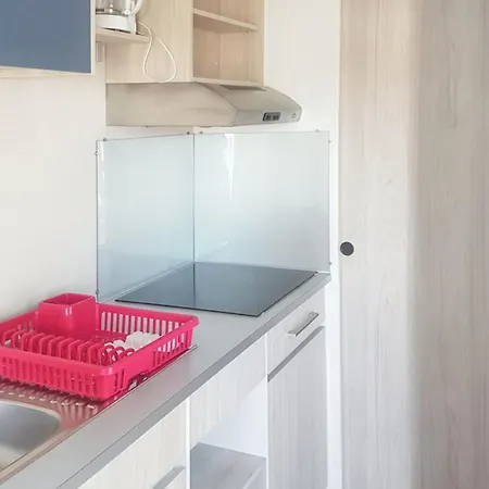 With Shared Pool In + 30 M² + Pool. 펜션 파타이아스