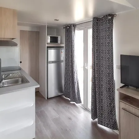 With Shared Pool In + 30 M² + Pool. Vakantiehuis *