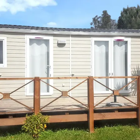 Vakantiehuis With Shared Pool In + 30 M² + Pool. *