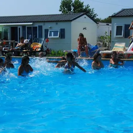 Vakantiehuis With Shared Pool In + 30 M² + Pool. Pataias