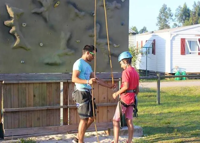 With Shared Pool In + 30 M² + Pool. * Pataias