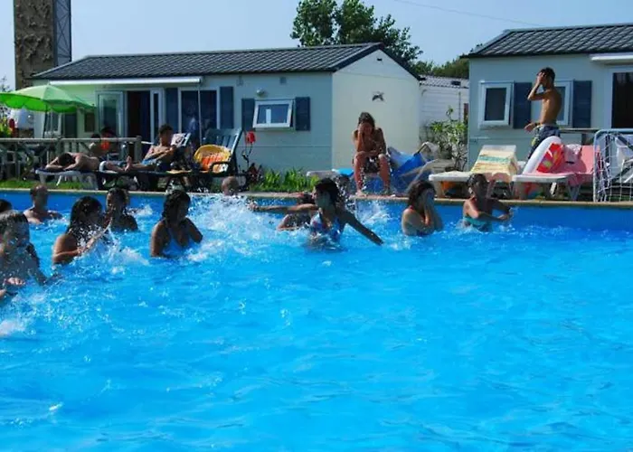 With Shared Pool In + 30 M² + Pool. Casa vacanze